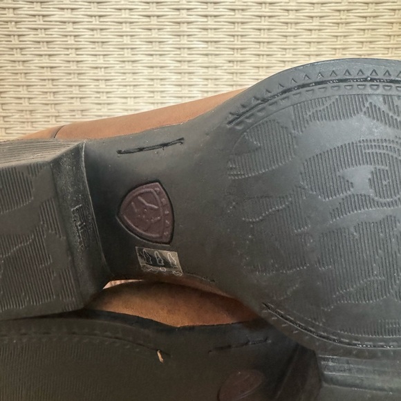 Ariat Western Heritage Browns Distressed Leather Boots 9.5 B Style No.10001021 - Picture 7 of 16